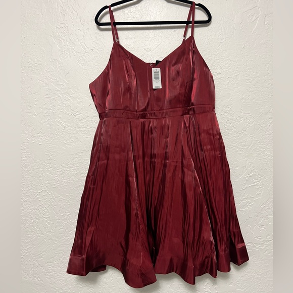 Torrid Red Satin Mini Dress BNWT Size 22 - Picture 2 of 12